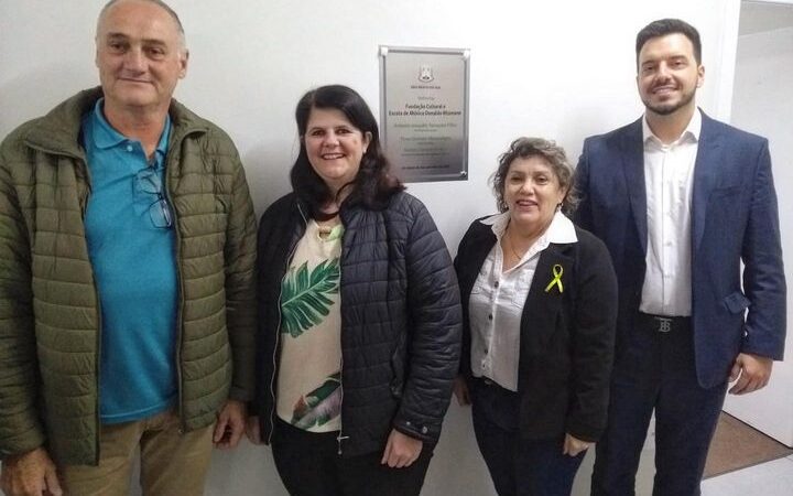 Vereadores participam da entrega do prédio da Fundação Cultural e da Escola de Música Donaldo Ritzmann