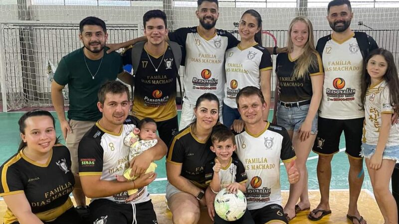 Família de Santa Terezinha conquista 3º lugar em torneio familiar de futsal em Dona Emma-SC