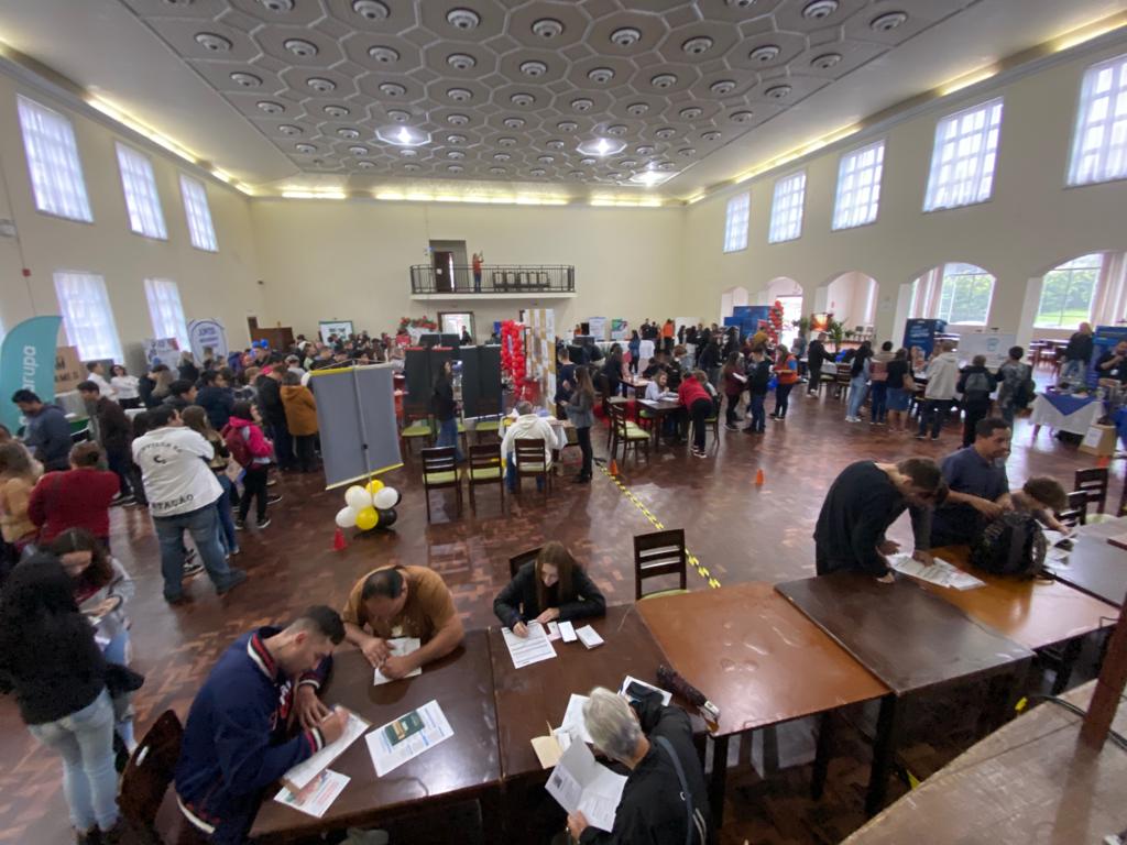 Feirão de Empregos reúne 700 candidatos em São Bento do Sul