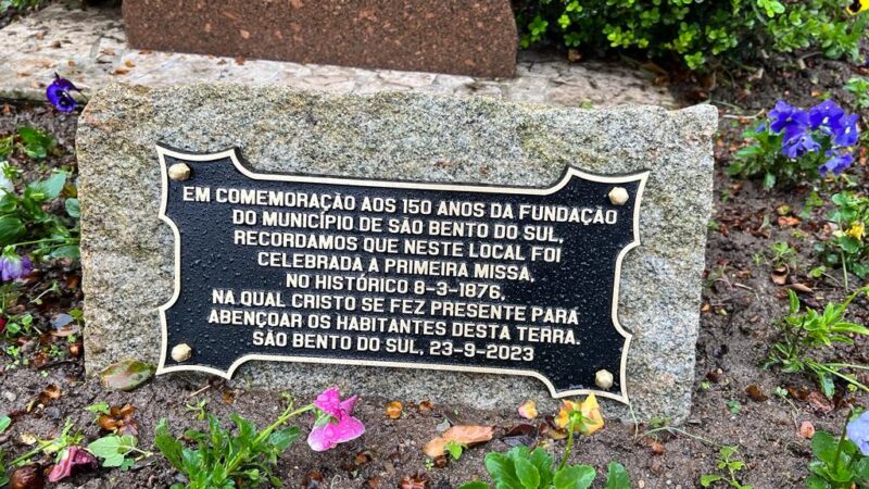 Placa celebra a primeira Missa em São Bento do Sul