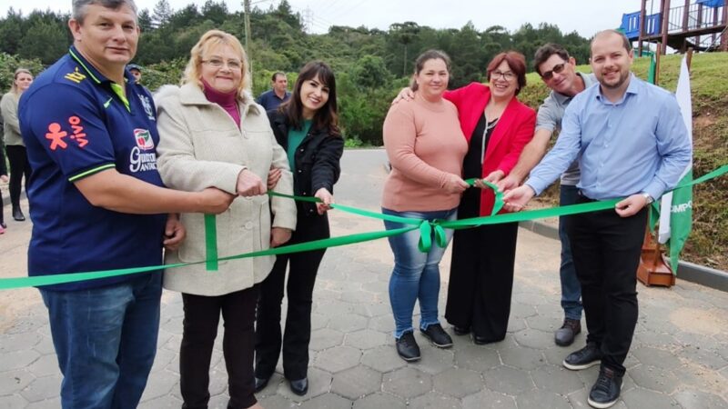 CALÇAMENTOS FORAM INAUGURADOS NO BAIRRO CASCATAS/VILA CEDRO