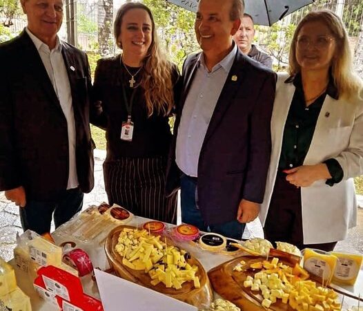 Laticínios Castelense Participa de Evento em Comemoração aos 44 Anos da Cidasc em Florianópolis