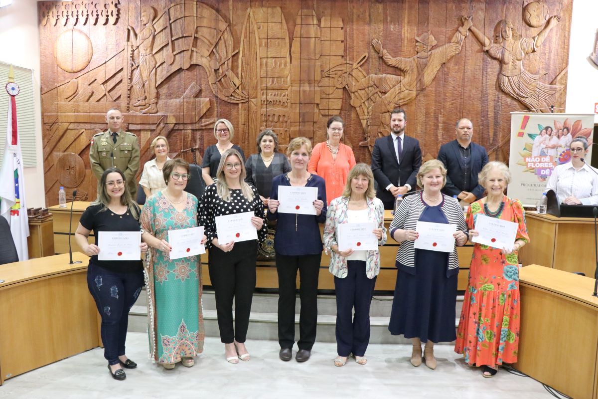 Noite de Homenagens e apresentação dos trabalhos da Procuradoria da Mulher