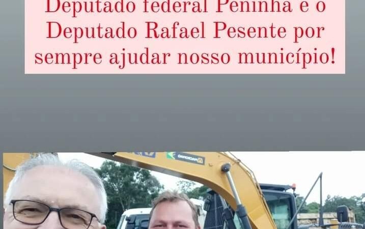 Um Peso Duas Medidas: Prefeito de Santa Terezinha Enfrenta Controvérsias no recebimento de Máquinas para o Município