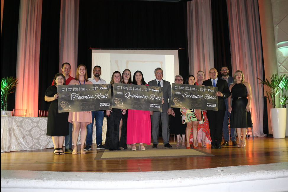 Celebrando a Excelência na Educação: Premiação Destaca as Boas Práticas dos Profissionais na Segunda Edição do Prêmio Educar