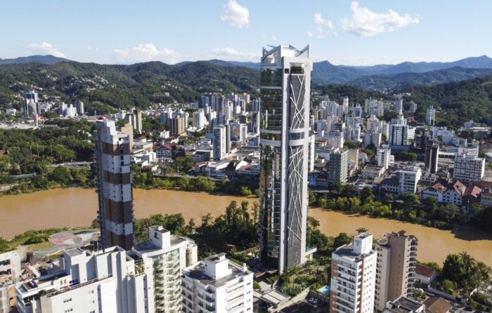 Justiça determina a demolição de edifício a menos de 100 metros do rio Itajaí-Açu, em Blumenau