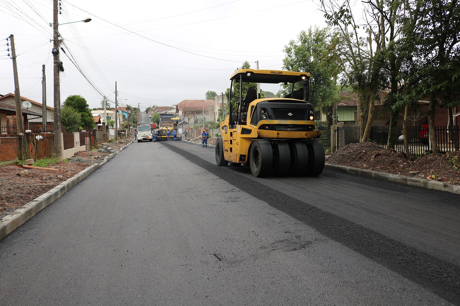 Pavimentação na rua Alto Paraguaçu no bairro Cruzeiro é concluída