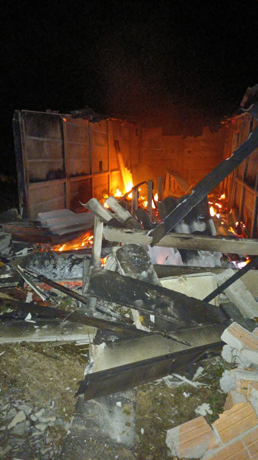 Incêndio em Estufa de Secagem de Tabaco em Santa Terezinha-SC