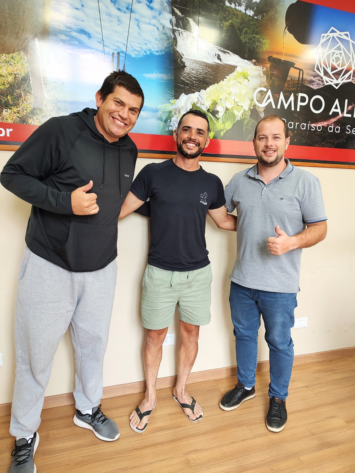 MATHEUS RECEBEU ATLETA MINEIRO QUE PEDALOU DO ESTADO DE MINAS GERAIS ATÉ CAMPO ALEGRE