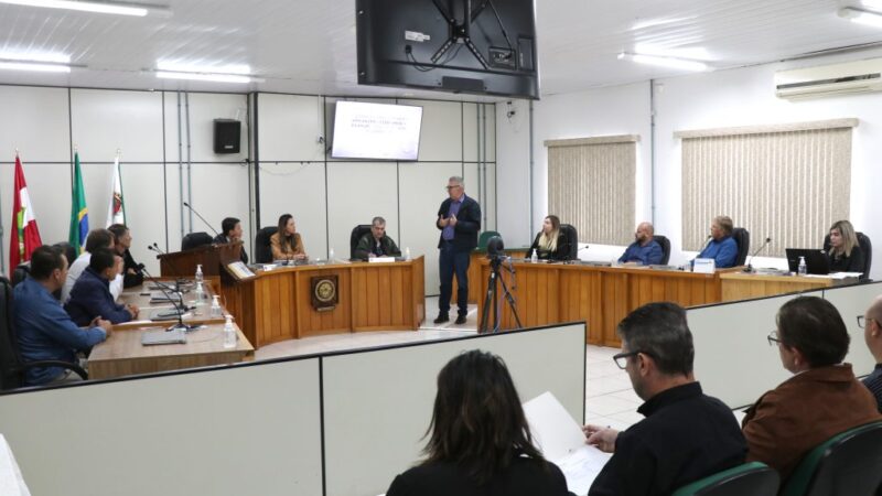 Prefeito Jefinho participa de reunião estratégica com prefeitos da Amplanorte.