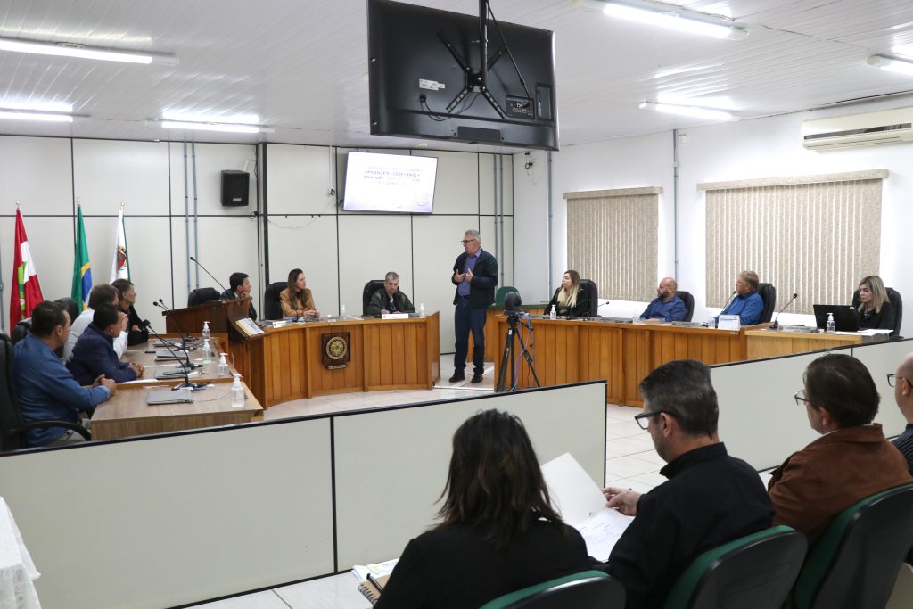 Prefeito Jefinho participa de reunião estratégica com prefeitos da Amplanorte.