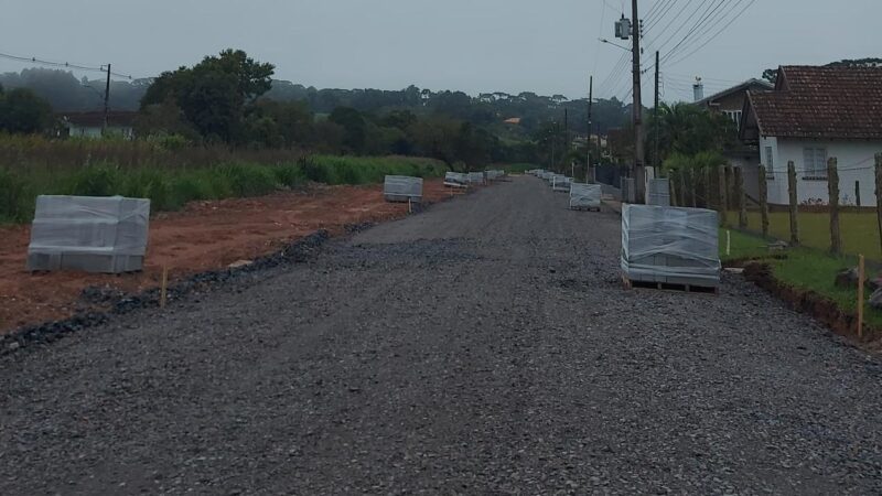 Obras de pavimentação sem atrasos no município