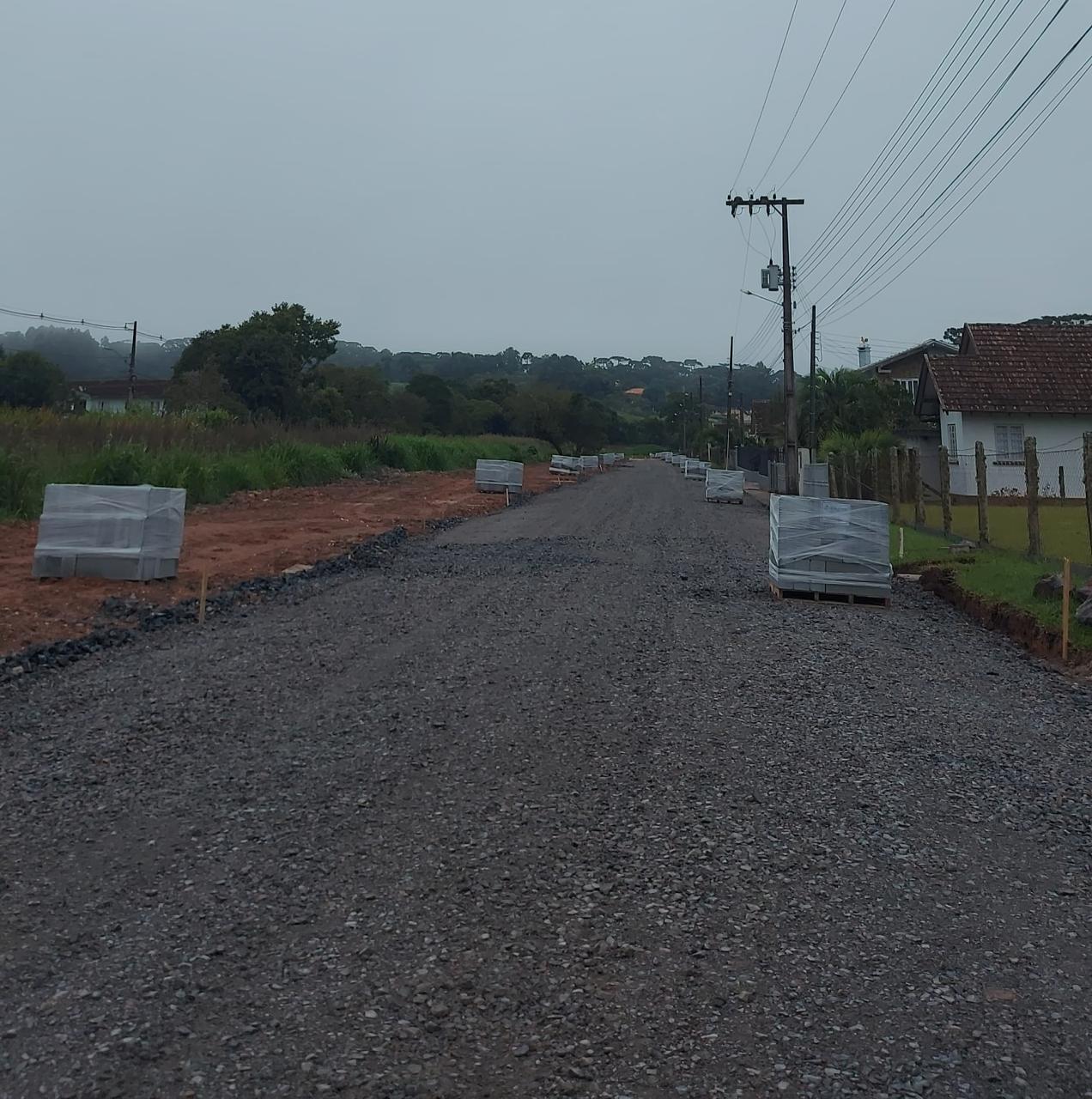 Obras de pavimentação sem atrasos no município