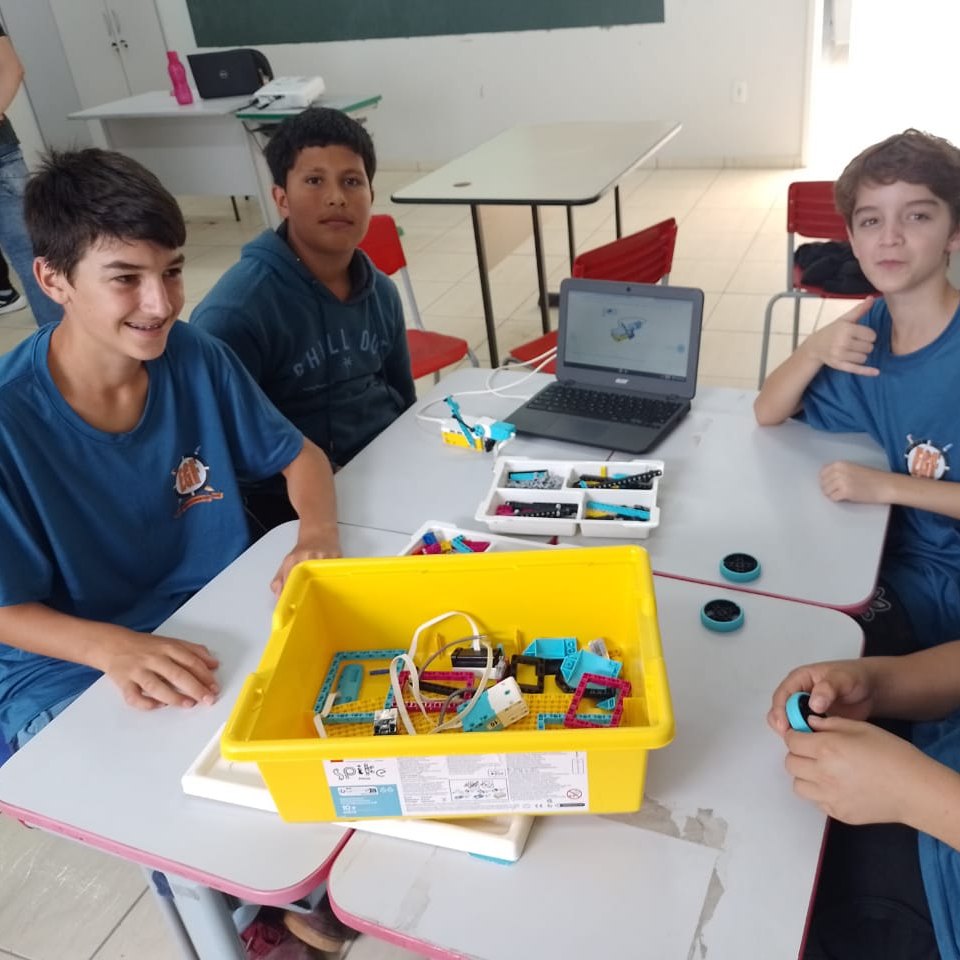 Proporcionamos aos alunos de Monte Castelo uma experiência educacional completa!