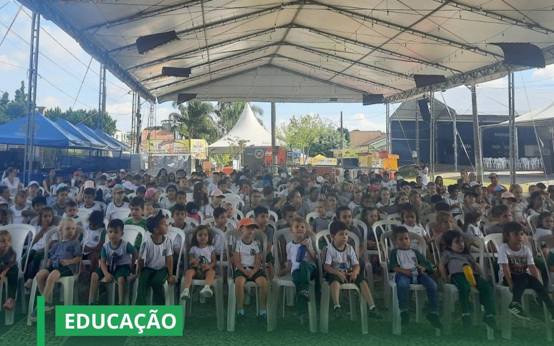 XXIV Festa Estadual da Ovelha Cativa a Participação das Escolas Municipais em Comemoração aos 127 Anos do Município