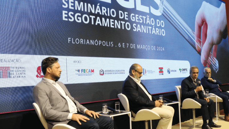 Diretor do Samae participa de painel em evento estadual