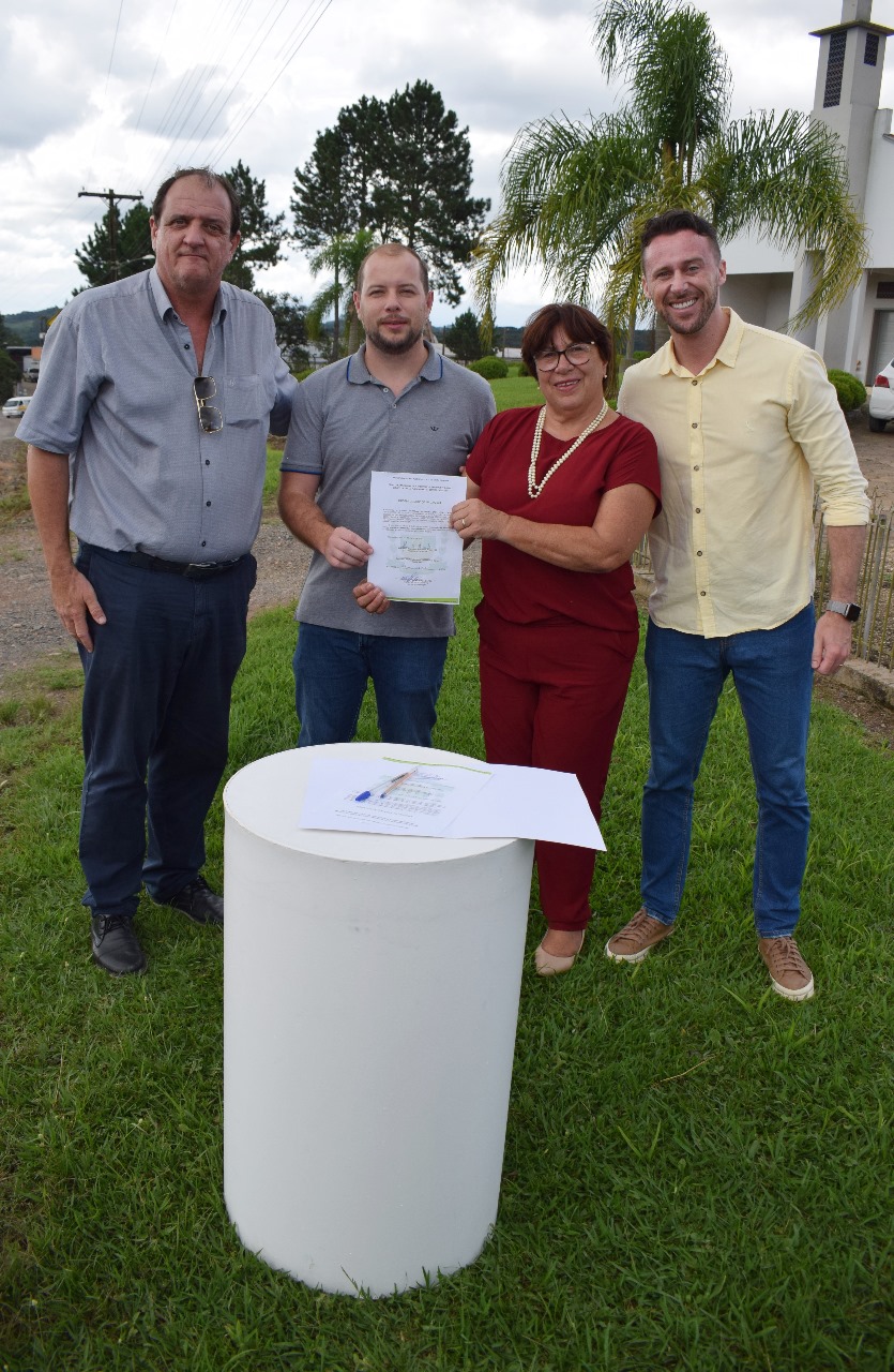 ASSINADA ORDEM DE SERVIÇO PARA PAVIMENTAÇÃO DA RODOVIA MUNICIPAL 080 DE AVENQUINHA AO DISTRITO DE FRAGOSOS