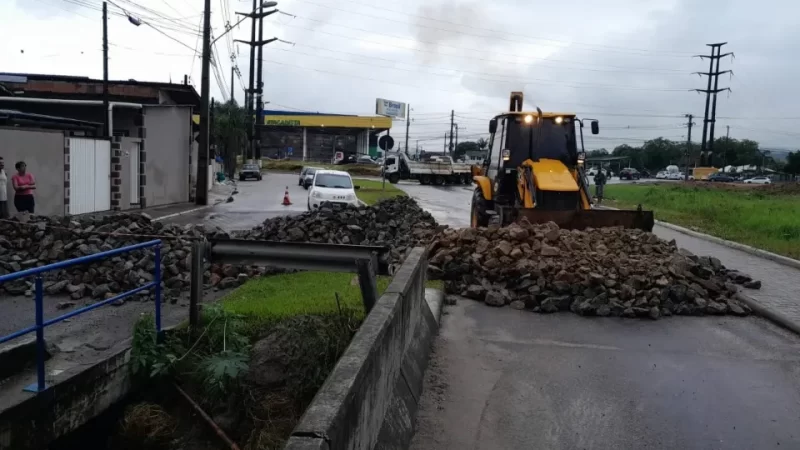 Trânsito é liberado nas pontes que ligam São José e Palhoça