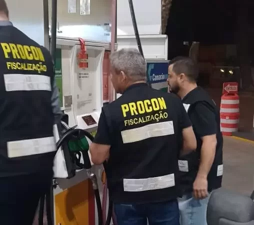 Procon fiscaliza postos de combustíveis na Grande Florianópolis