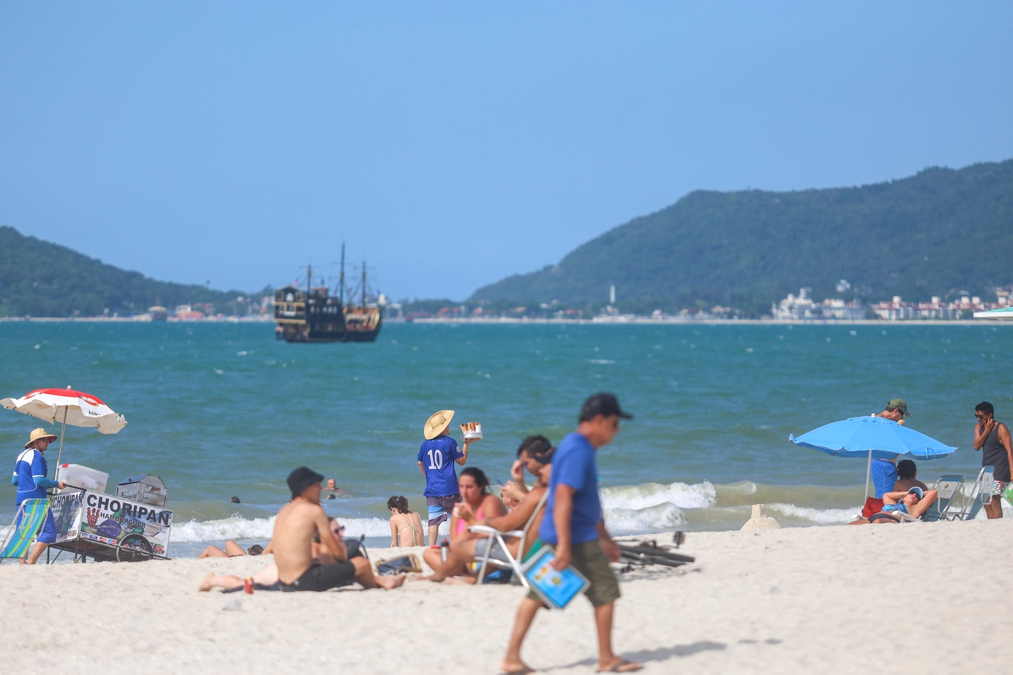 2,9 milhões de turistas visitaram SC durante a temporada de verão, afirma Estado