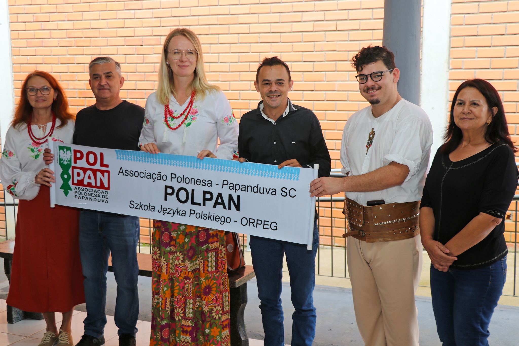 Escola de Rodeiozinho Celebra Cultura Polonesa em Dia Especial