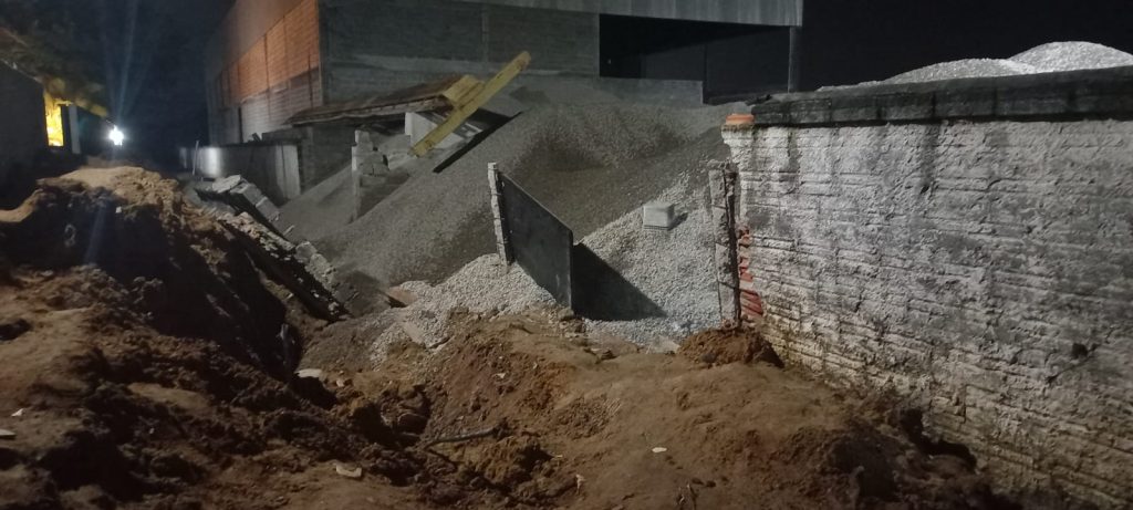 Homem morre soterrado por muro em Bombinhas enquanto trabalhava em sistema pluvial