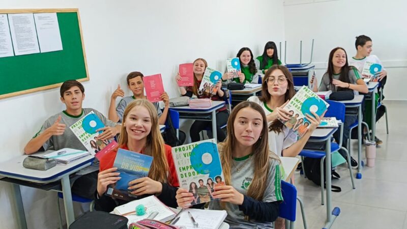 PREFEITURA ADQUIRIU LIVROS DIDÁTICOS DE EMPREENDEDORISMO PARA A EDUCAÇÃO DE CAMPO ALEGRE