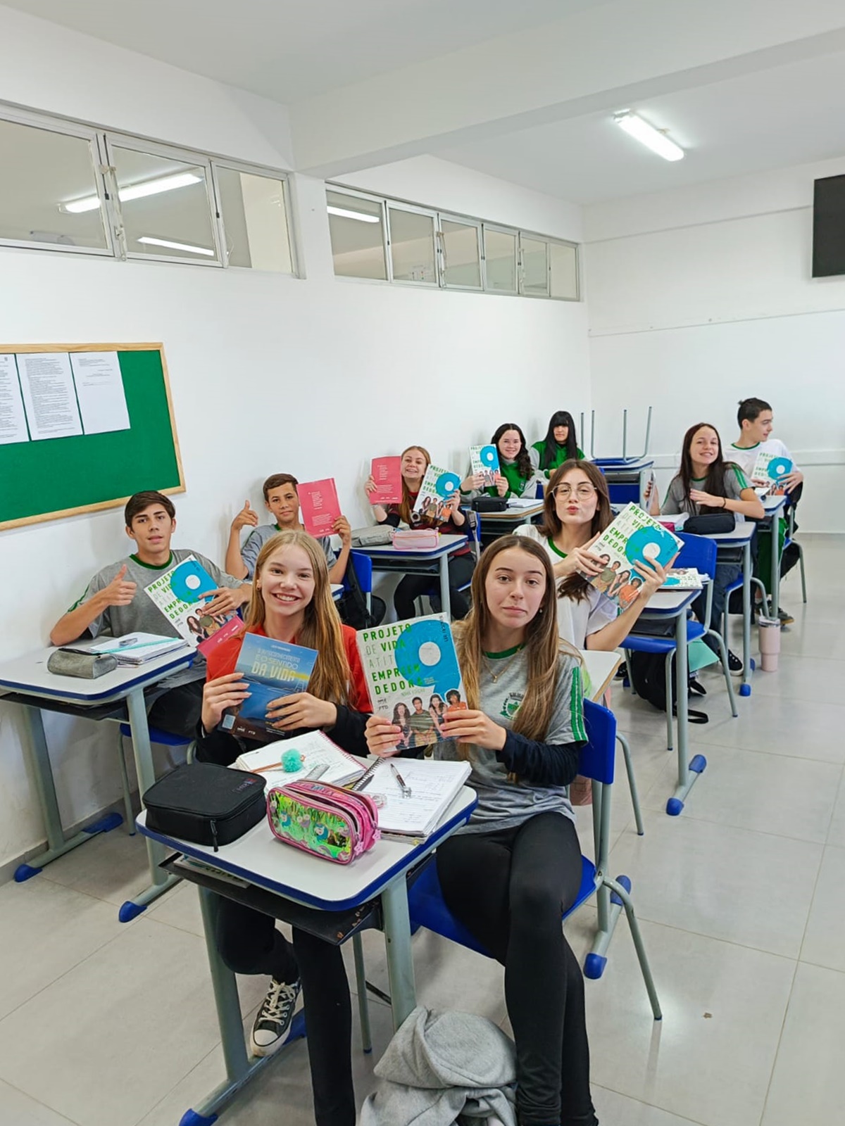 PREFEITURA ADQUIRIU LIVROS DIDÁTICOS DE EMPREENDEDORISMO PARA A EDUCAÇÃO DE CAMPO ALEGRE