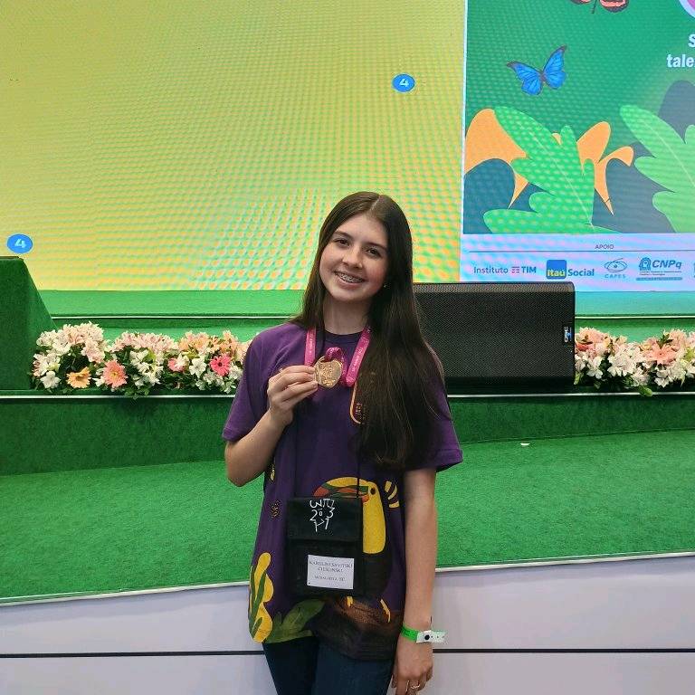 Jovem de Santa Terezinha Conquista Medalha de Ouro na Olimpíada Brasileira de Matemática