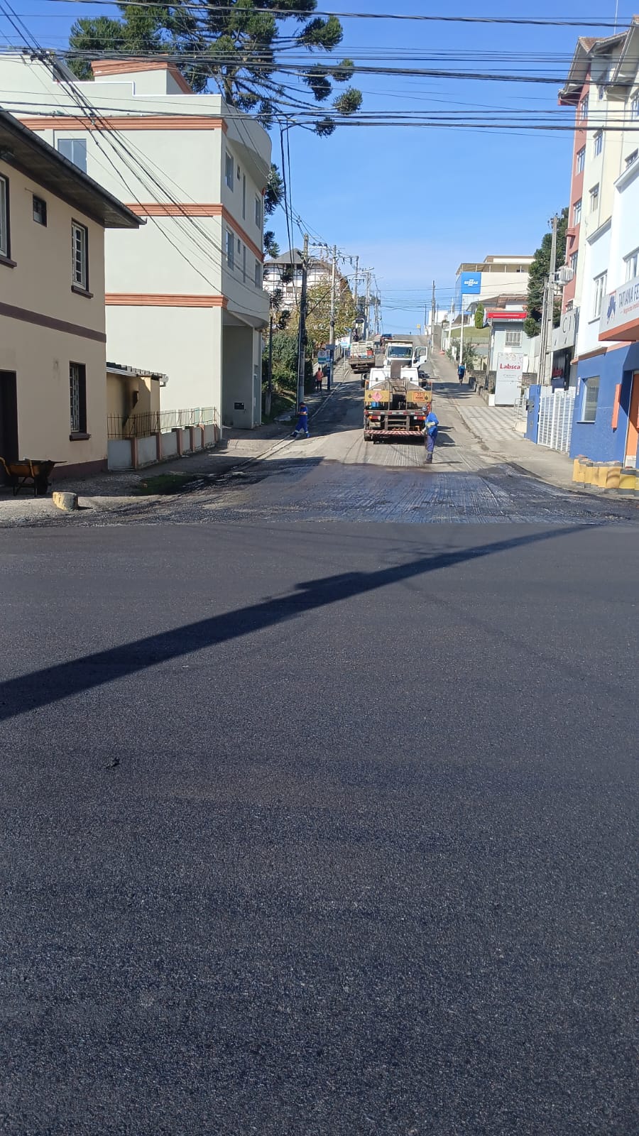 Segue recapeamento asfáltico na área central