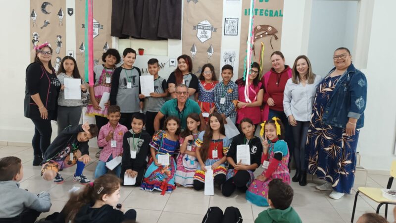 Alunos realizam apresentações de cordel