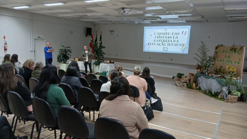 Encontro de formação para professores da pré-escola