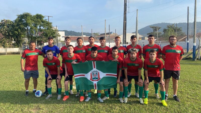 Futebol realiza amistoso