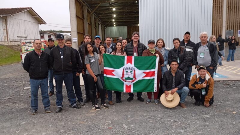 Prefeitura promove passeio educacional para “Jovens do Agro”