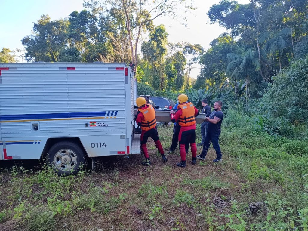 Corpo de homem é encontrado no rio em Corupá