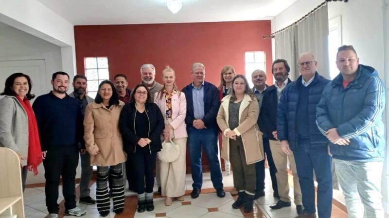 Sindicato dos Servidores se reúne com representantes partidários para definições do Debate com candidatos à Prefeitura de São Bento do Sul.