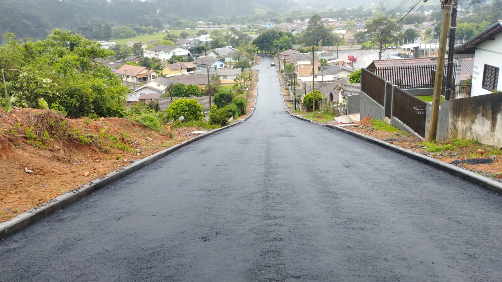 Obras de pavimentação nos bairros do município