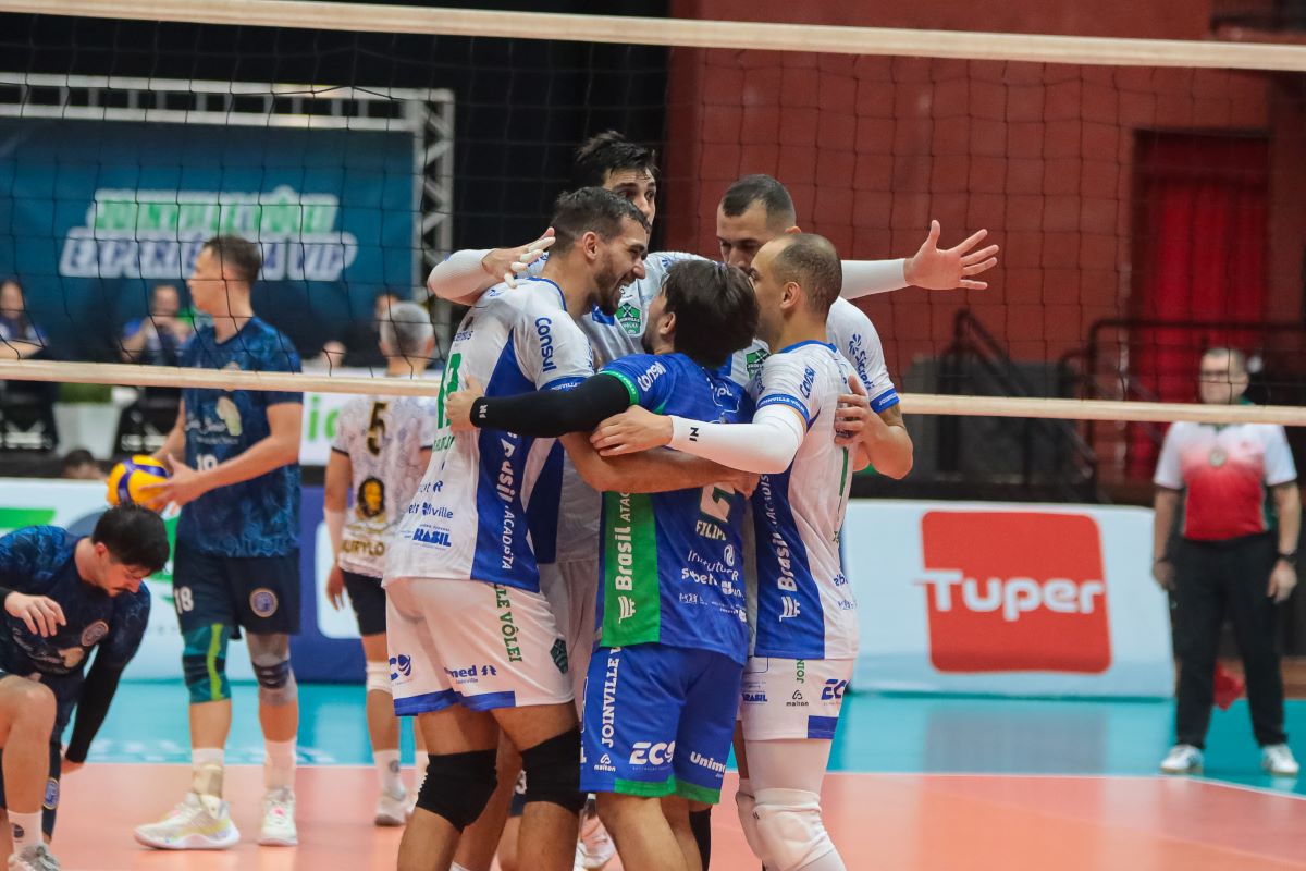 Joinville Vôlei, time patrocinado pela Tuper, se prepara para a Superliga 