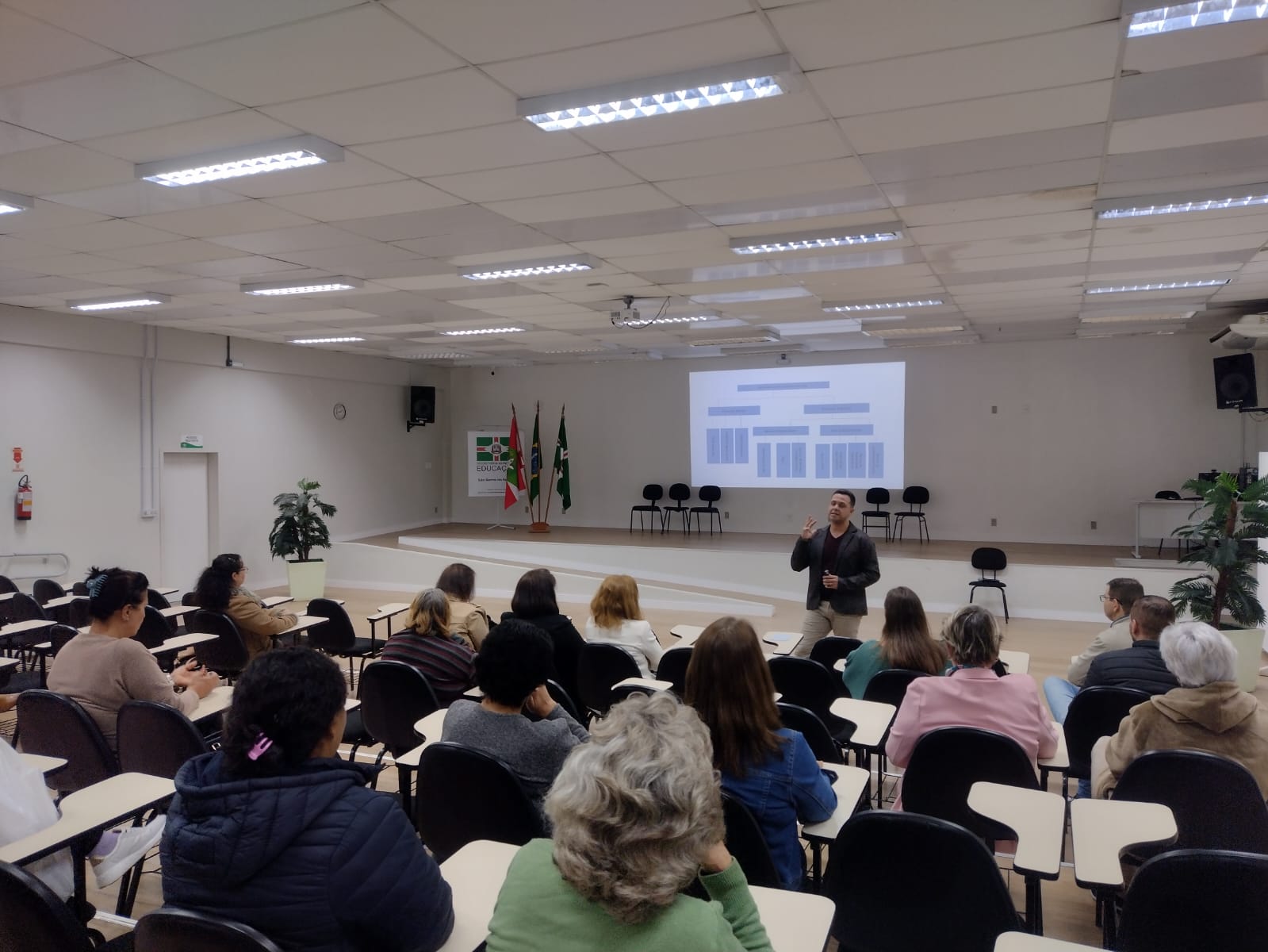 Campanha para novas “Famílias Acolhedoras”