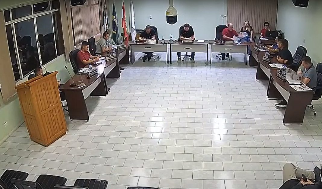 Câmara de Monte Castelo-SC abre concurso público para 3 vagas