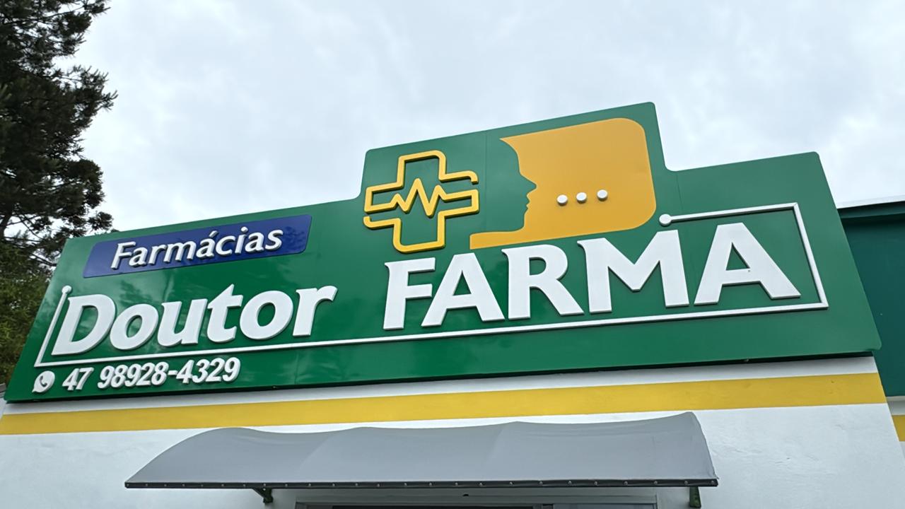 Inauguração da Farmácia Doutor Farma da Residência Fuck em Monte Castelo