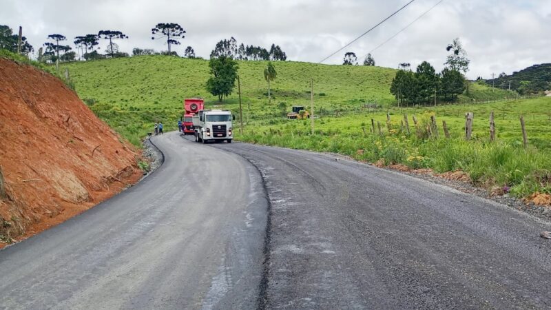 PREFEITURA AVANÇA COM A OBRA DE PAVIMENTAÇÃO NA RM 020 EM SÃO MIGUEL