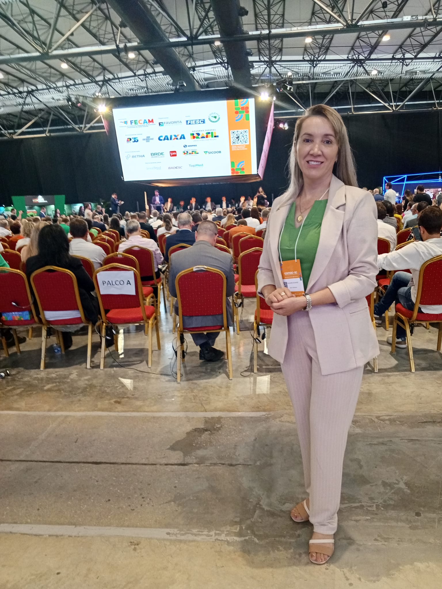 Prefeita Eleita de Santa Terezinha, Valquiria Schwarz, Participa do Comac-SC em Balneário Camboriú