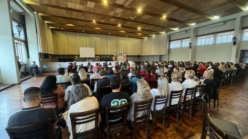 Evento regional discute educação 