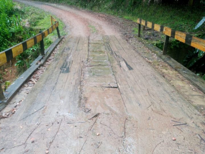 Manutenção da ponte da Estrada dos Bugres