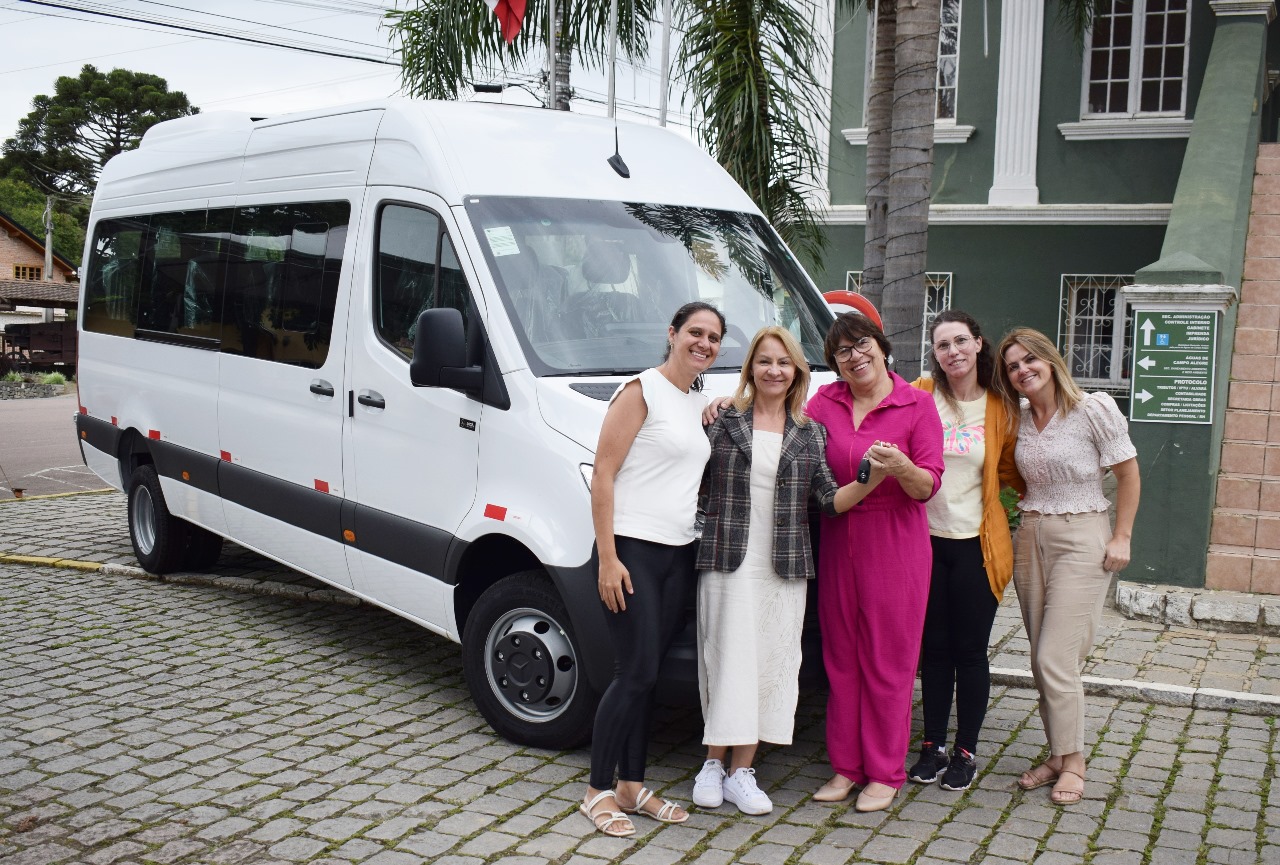 TRANSPORTE DE QUALIDADE: SECRETARIA DE SAÚDE ADQUIRIU NOVA VAN