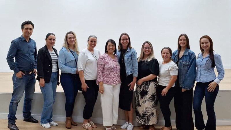 EQUIPE MULTIPROFISSIONAL DA EDUCAÇÃO DE CAMPO ALEGRE PARTICIPOU DE FORMAÇÃO