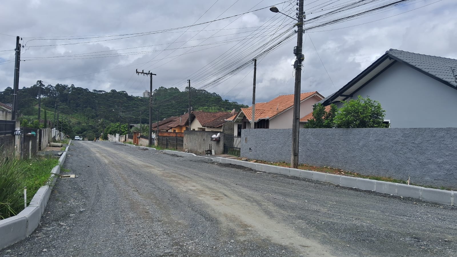 Obras de pavimentação asfáltica seguem no município