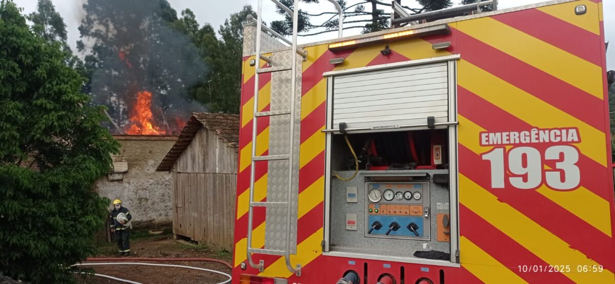 Incêndio em estufa de fumo em Campo Alegre