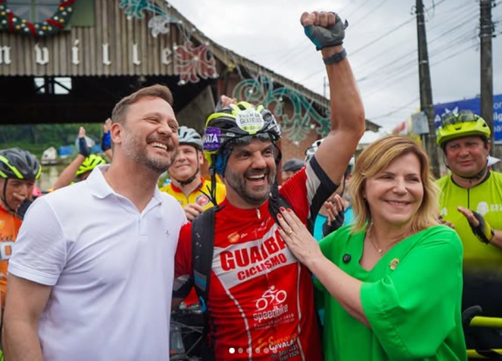 Viagem da Gratidão: prefeito de Guaíba chega a Joinville após pedalar 700 km